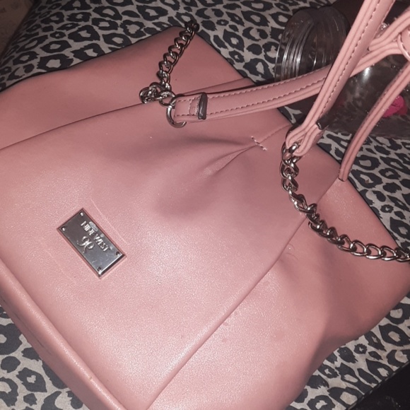 Stacy  Really cute nine year west bag - Picture 2 of 4